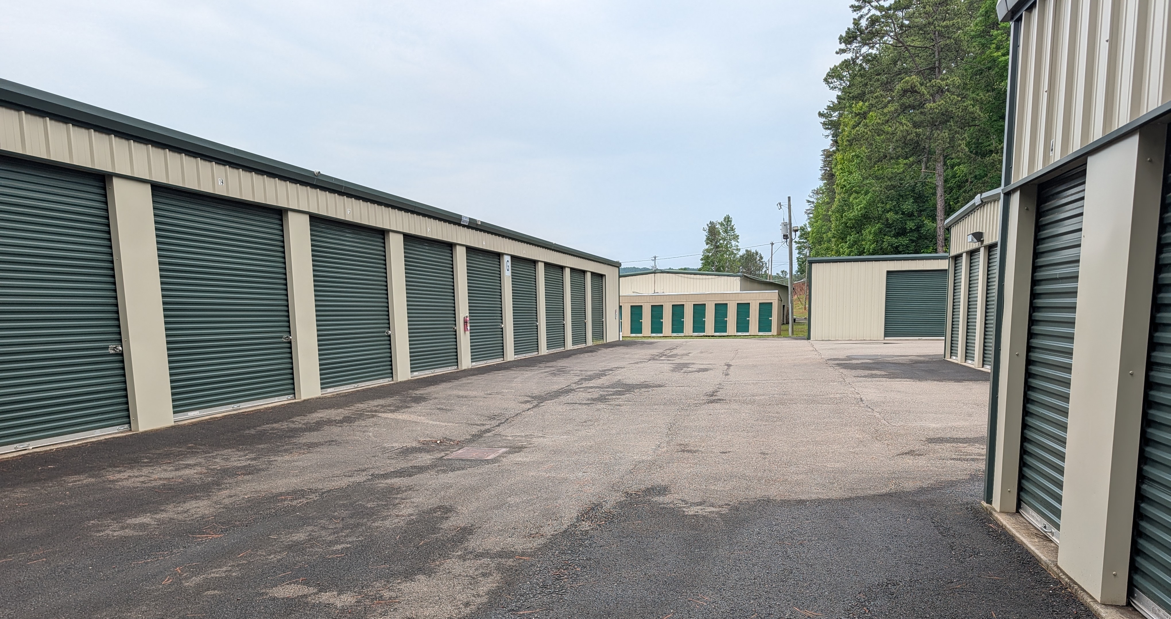 Drive-up self storage units at Eagle Guard Storage in Marble Hill, Georgia near Big Canoe